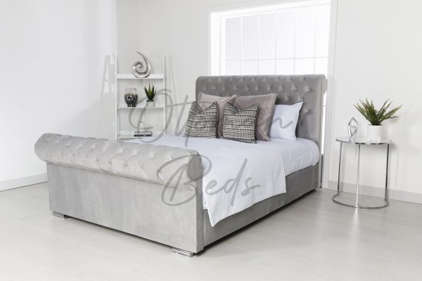 Chesterfield sleigh bed no beading 2
